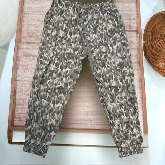 Cloth & Stone Tencel Camo Jogger‎ Pants Size Small - Picture 10 of 12